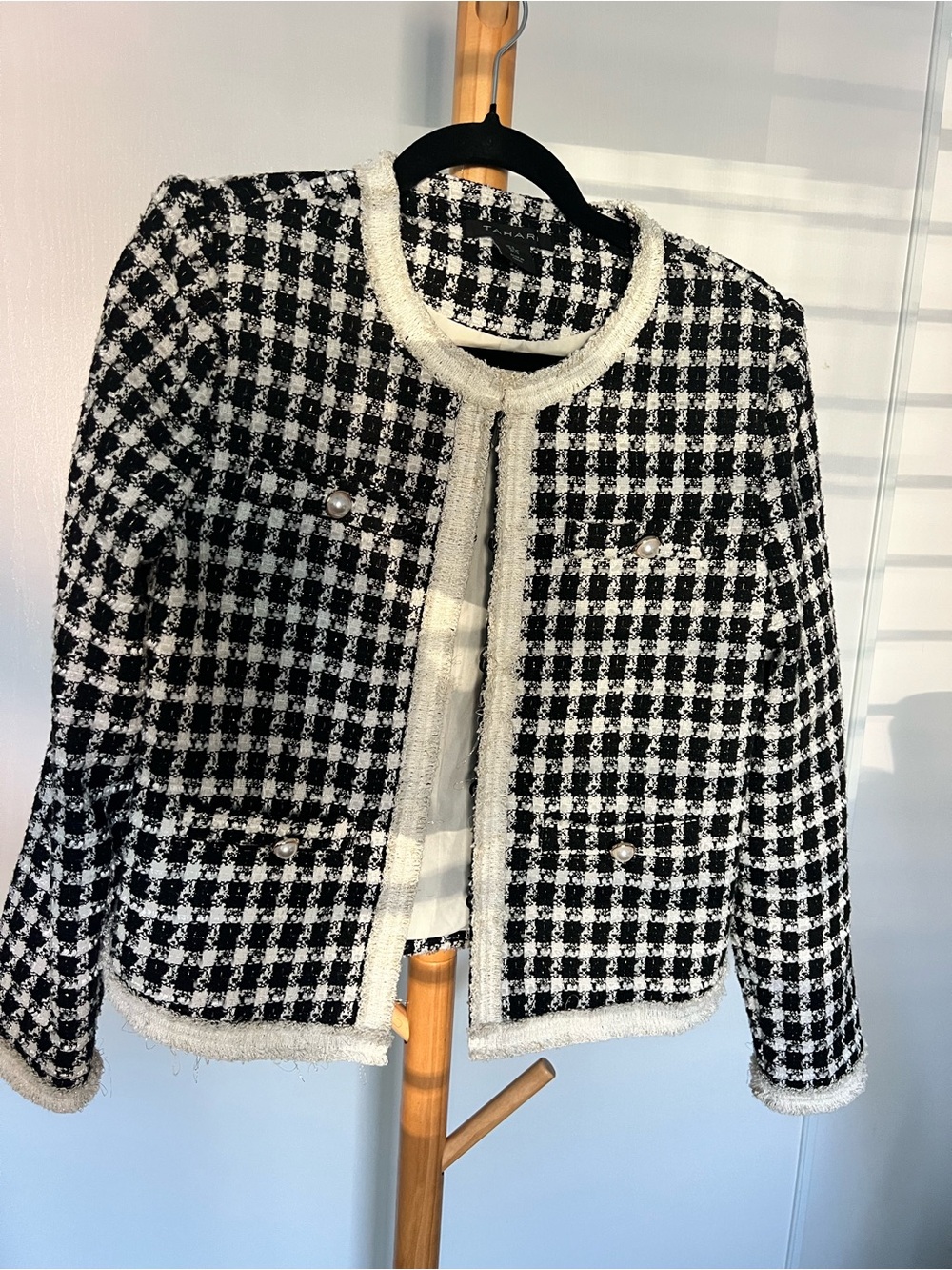 Tahari Black and White Houndstooth Tweed Jacket with Pearl Buttons - Picture 2 of 2